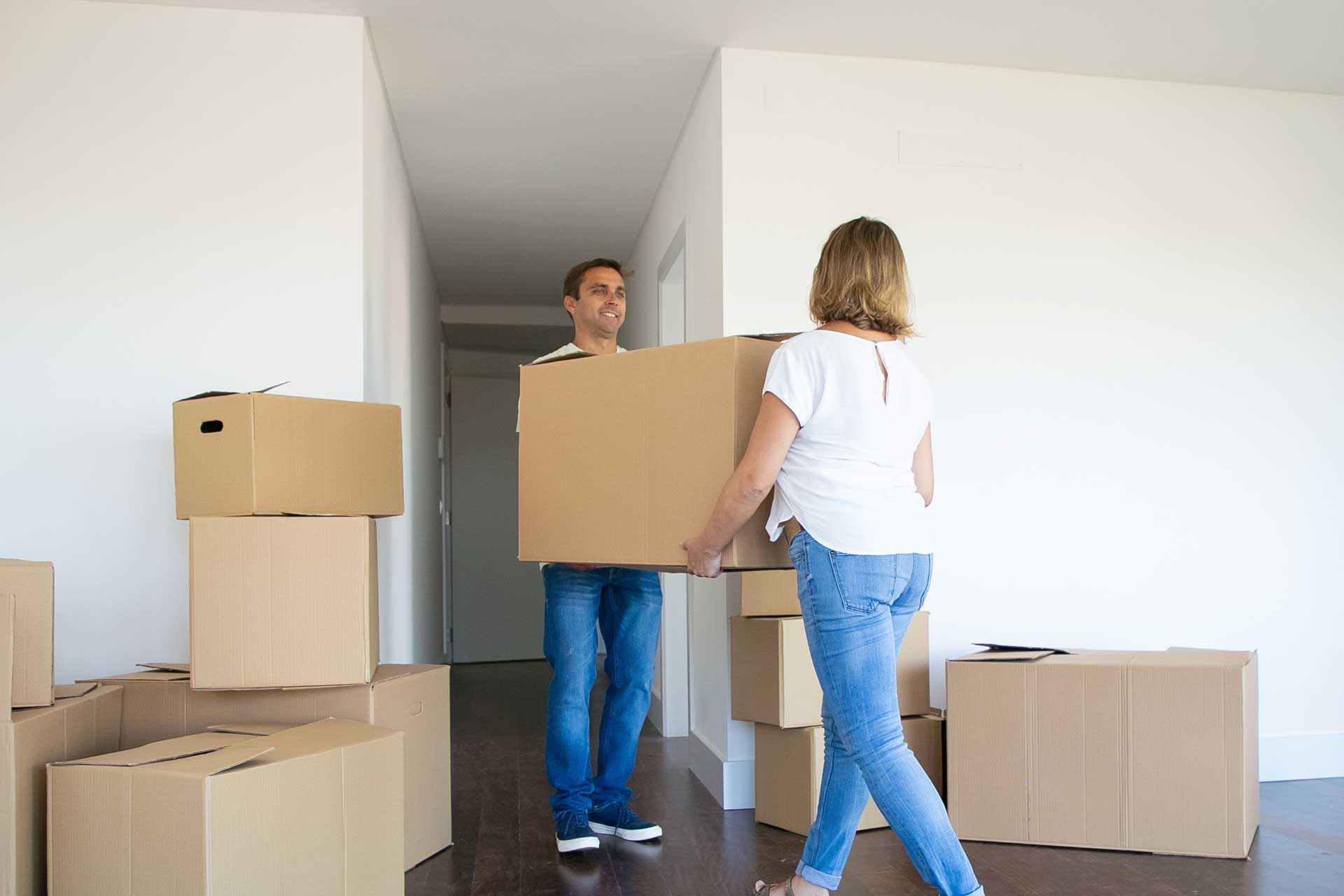 Deep Cleaning When Moving: Why You Should Invest in Professional Cleaning Before and After Relocating